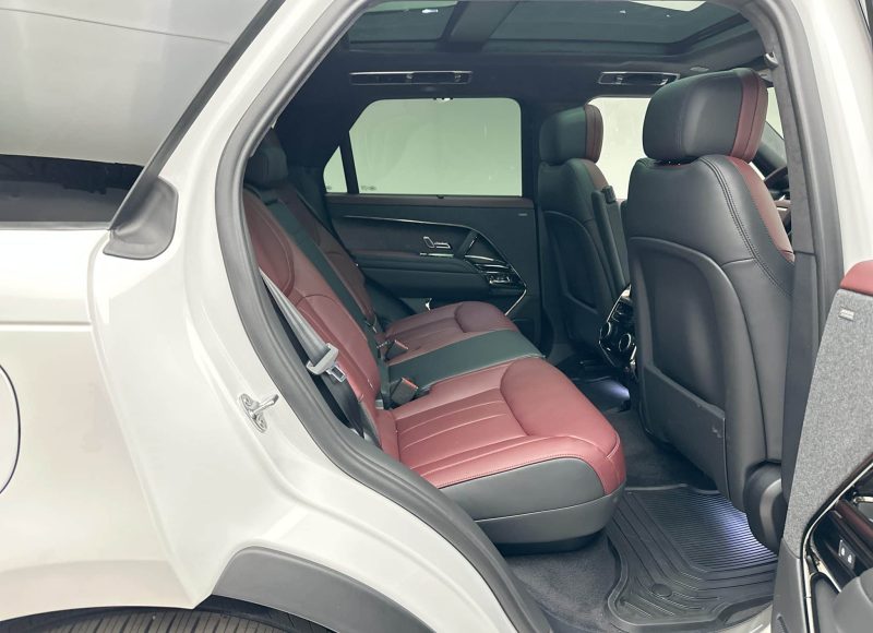 Range Rover Autobiography  2025 Model Interior View Range Rover Autobiography 2025 Model Interior View